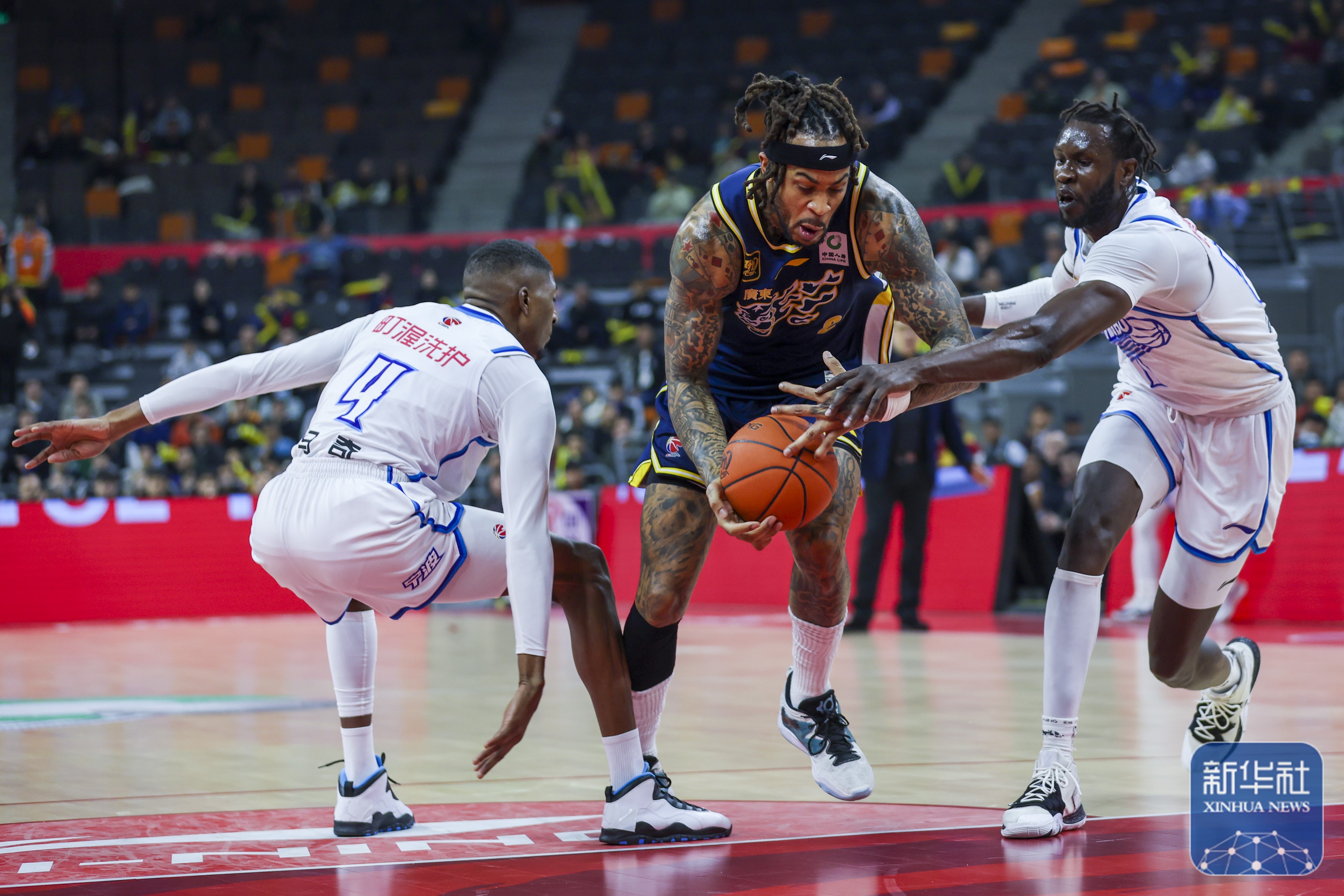 九游娱乐 -关于NBA总决赛清晨再迎强敌，圣安东尼奥马刺篮板制胜，主帅态度——气氛紧张，临场指挥获称赞的信息